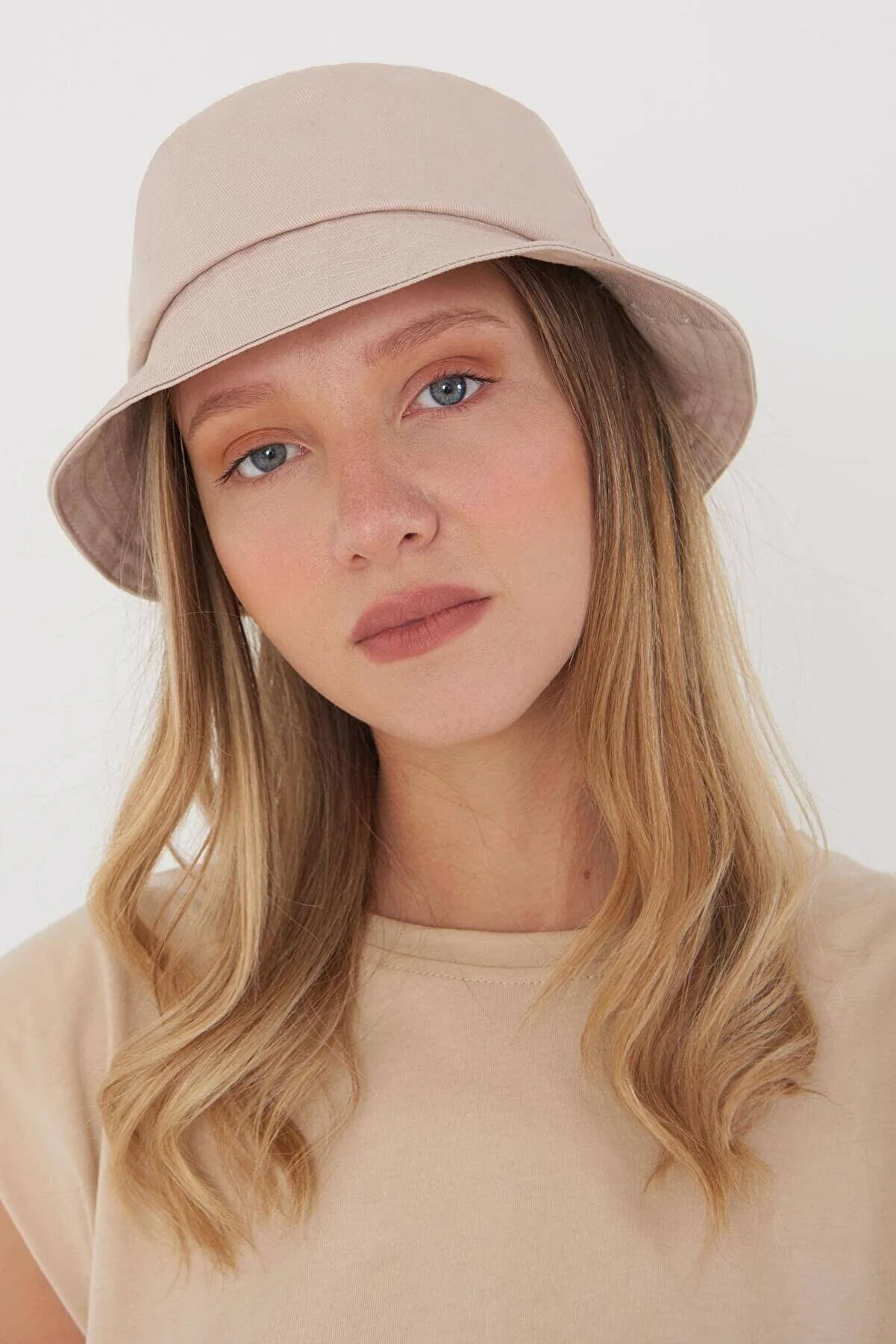 Kadın Bej Şapka