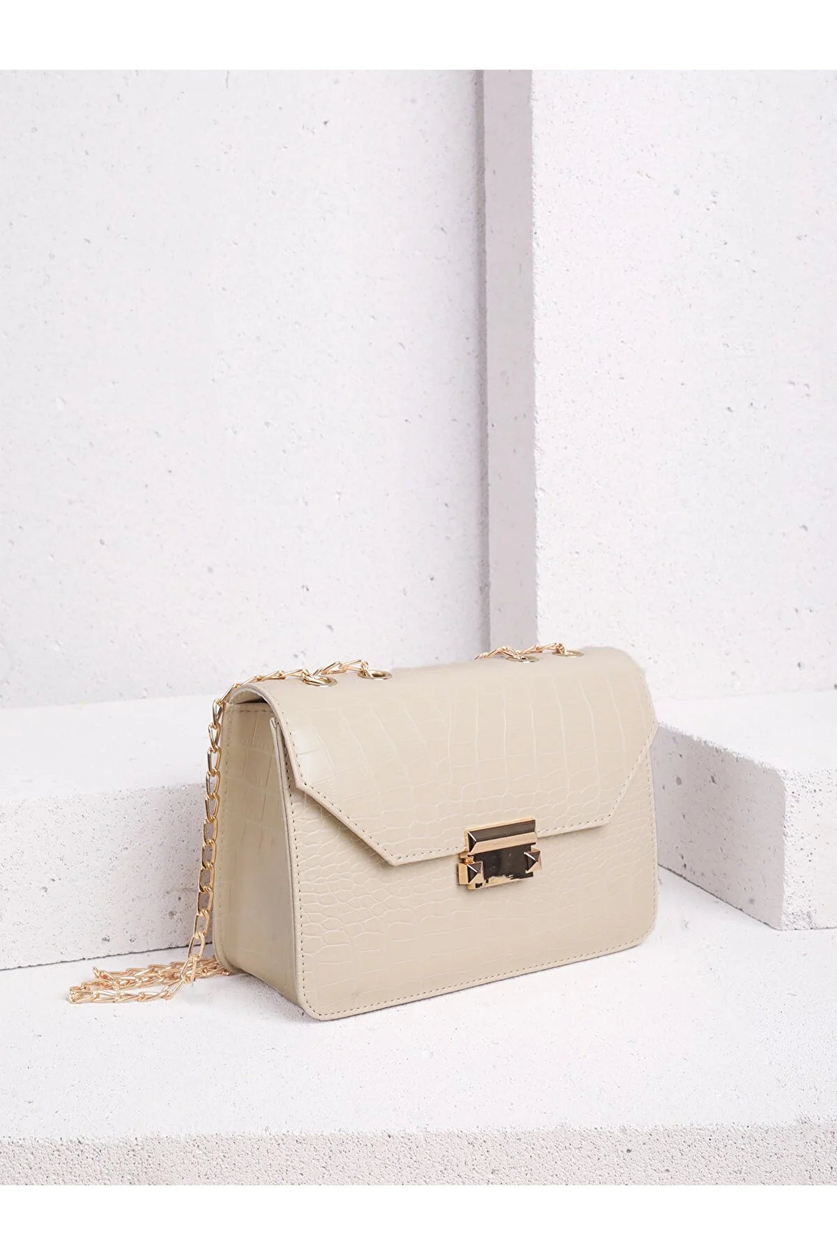 Kadın Krem Kroko Zincirli Çanta